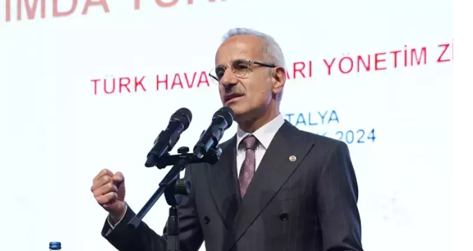Bakan Uraloğlu: 2023’te Türkiye semalarından 15 saniyede bir uçak geçti