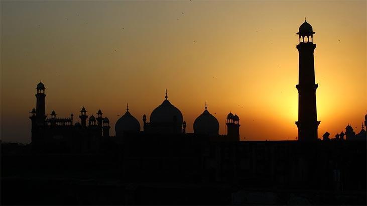 Pakistan Hakkında Bilgiler; Pakistan Bayrağı Anlamı, 2024 Nüfusu, Başkenti, Para Birimi Ve Saat Farkı