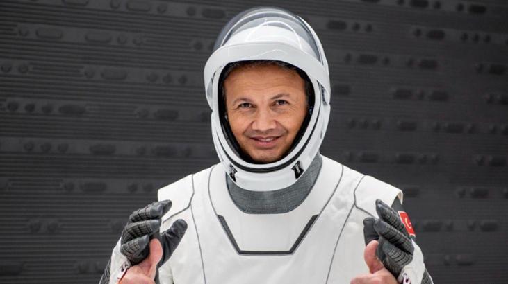 Türkiye’nin ilk astronotu Alper Gezeravcı uzaydaki eve varıyor