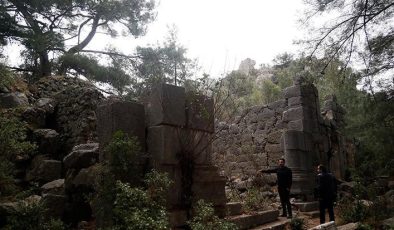 ‘Dedektörlü’ talan! ‘Arkeolojiye sıkılmış bir kurşun’