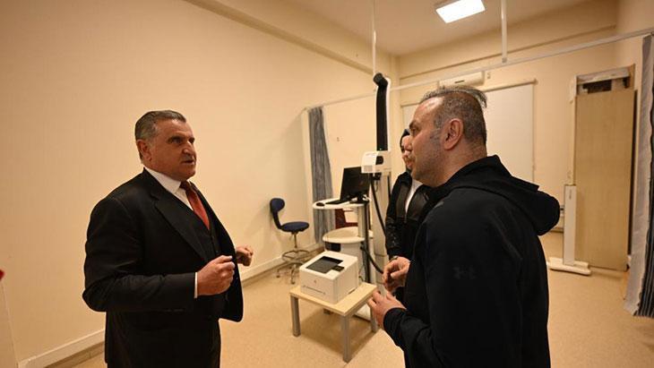 Bakan Bak, Sporcu Sağlığı ve Performansı Merkezi’ni övdü