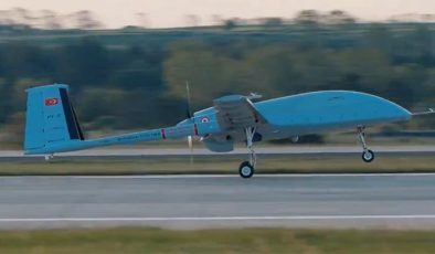 Selçuk Bayraktar paylaştı! İki Bayraktar TB3 havada