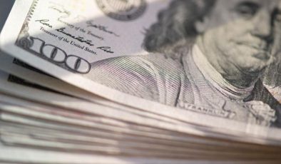 Yıl sonu dolar kuru tahmini geriledi