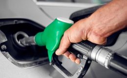 Piyasada keskin düşüş! Petroldeki gerileme akaryakıta indirim olarak yansır mı?