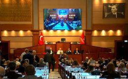 İBB Meclisi’nde sokak köpekleri tartışması! ‘Dünyaya örnek olabilecek şekilde çözebiliriz’