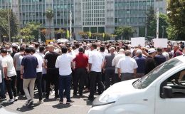 Özel halk otobüsü sahiplerinden İBB binası önünde ödeme protestosu! ‘Durma noktasına geldik’