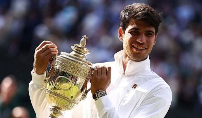 Alp Ustaoğlu yazdı: Yeni sihirbaz sahnede!