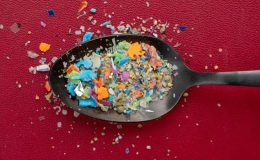 Anne sütünde bile var, vücuda zarar veriyor! ‘Plastiksiz Temmuz’