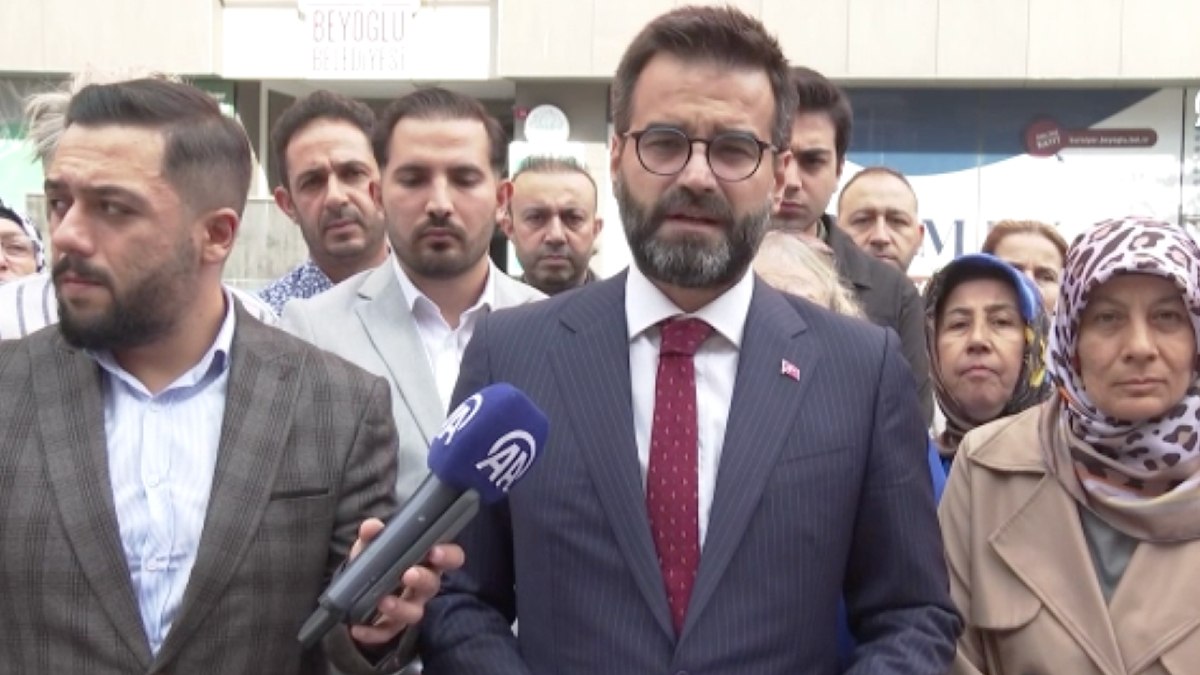 AK Parti Beyoğlu İlçe Başkanlığından, LGBT’li bireyi işe alan belediyeye tepki