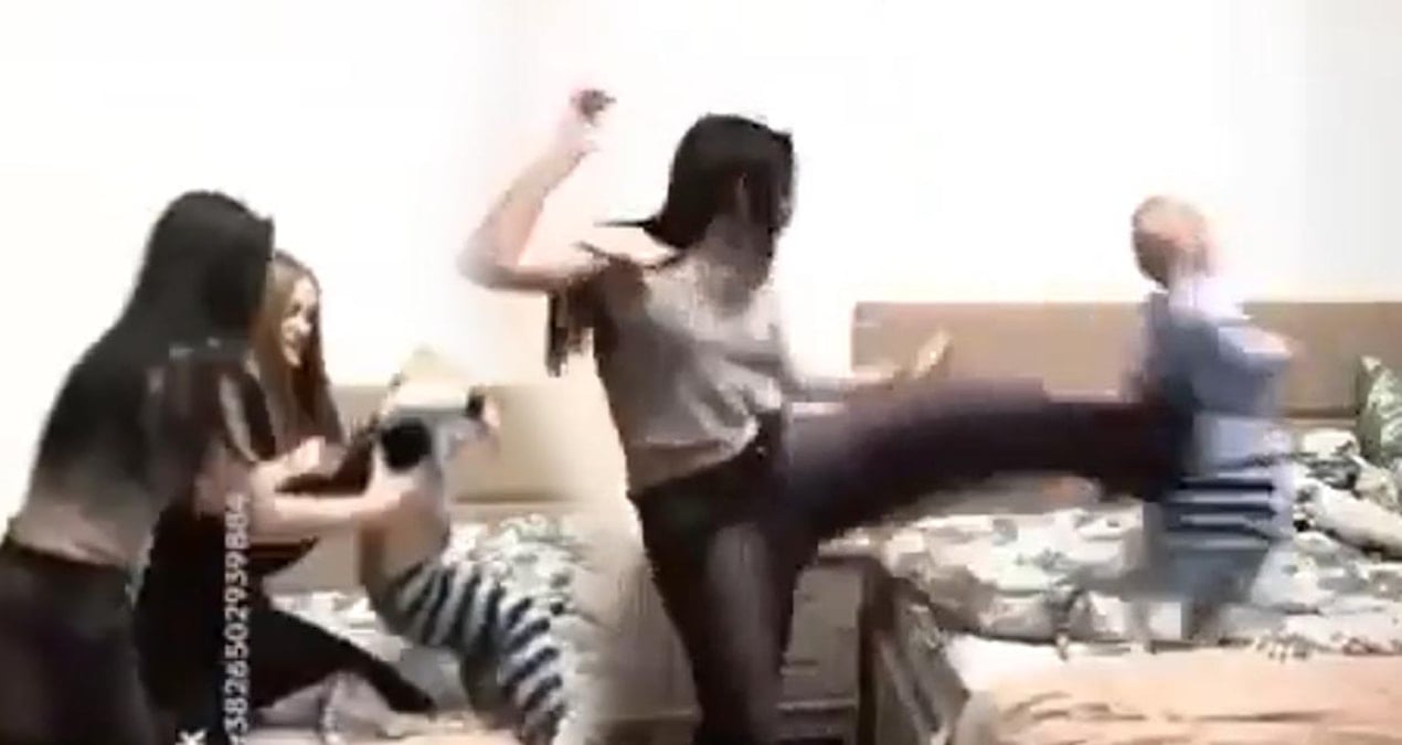 TikTok yayınında küçük çocuğa inanılmaz şiddet! Vahşi kadına soruşturma açıldı