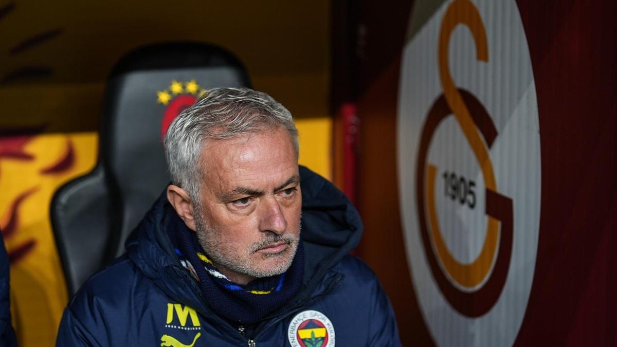 SON DAKİKA | Fenerbahçe’den Jose Mourinho açıklaması: Irkçılıkla ilişkilendirilemez!