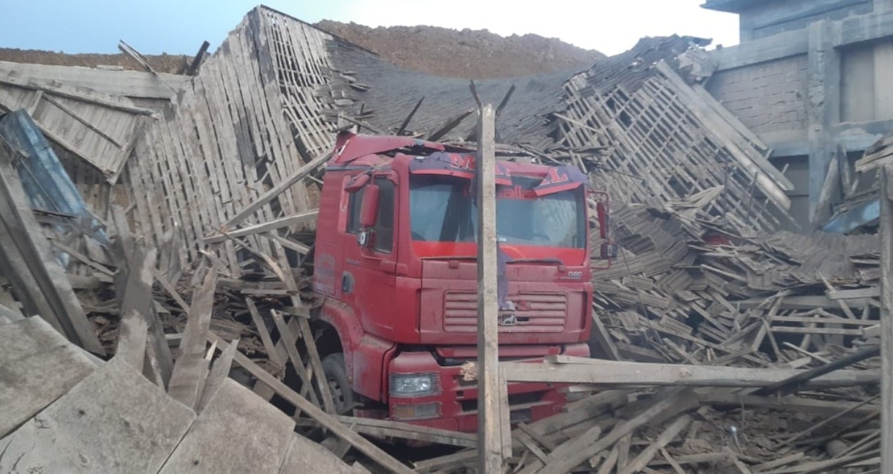 Tokat’ta fabrika garajının çatısı çöktü, işçi altında kaldı