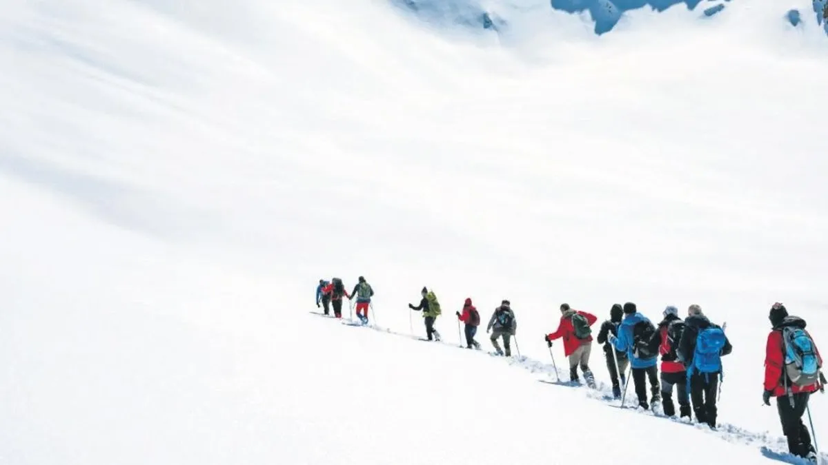 2 bin 950 metrelik zirveye 9 saatte ulaştılar