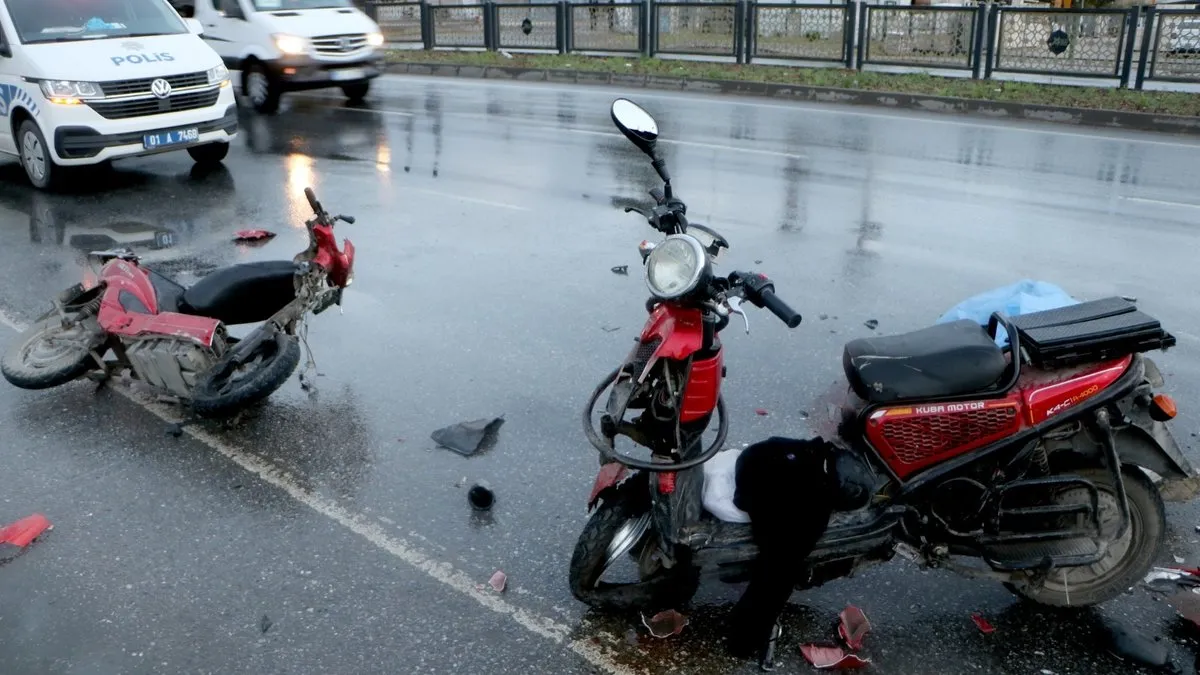 Otomobil ile 2 elektrikli bisiklet çarpıştı: 1 ölü, 1 yaralı